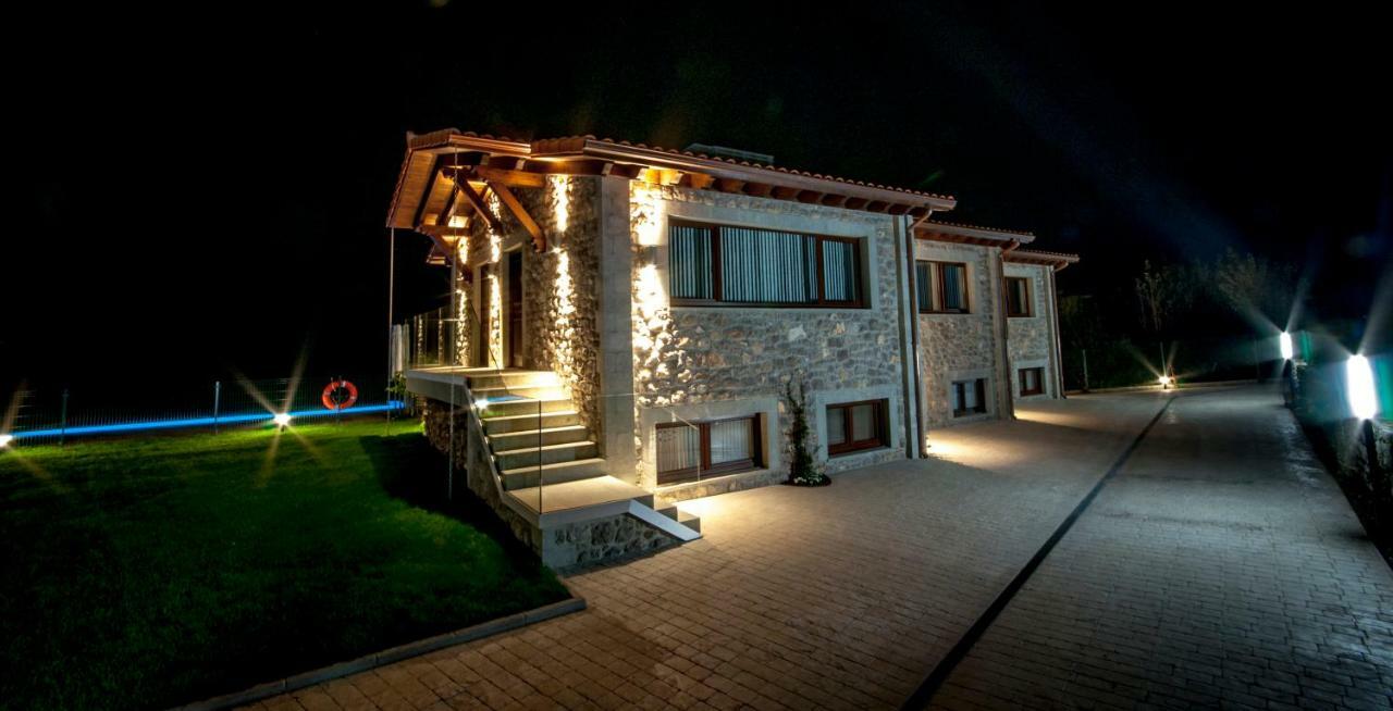 Bufones De Pria Apartamentos Rurales Garaña Eksteriør bilde